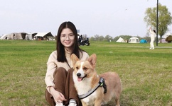 张筱两两腿打开图